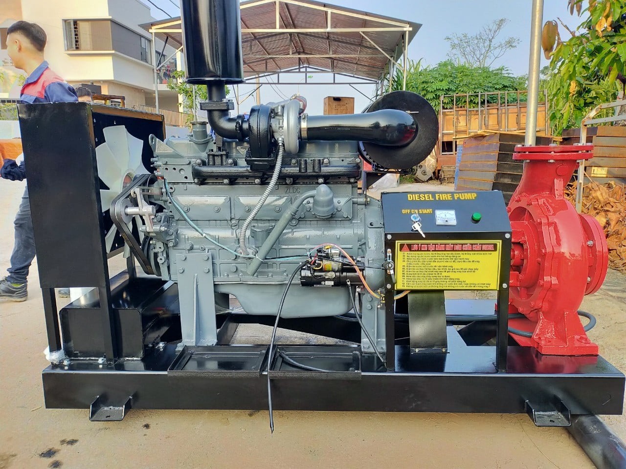 Máy bơm pccc Himawari động cơ diesel 75KW 90HP hàng tốt dùng bên ít cần bảo hành.